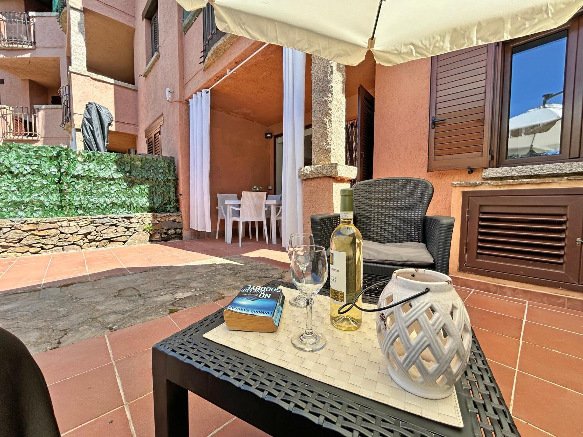 Deluxe Apartments In Порто Ротондо Екстериор снимка